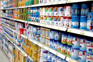 Quái chiêu tăng giá sữa tinh vi bằng thay vỏ, rút ruột